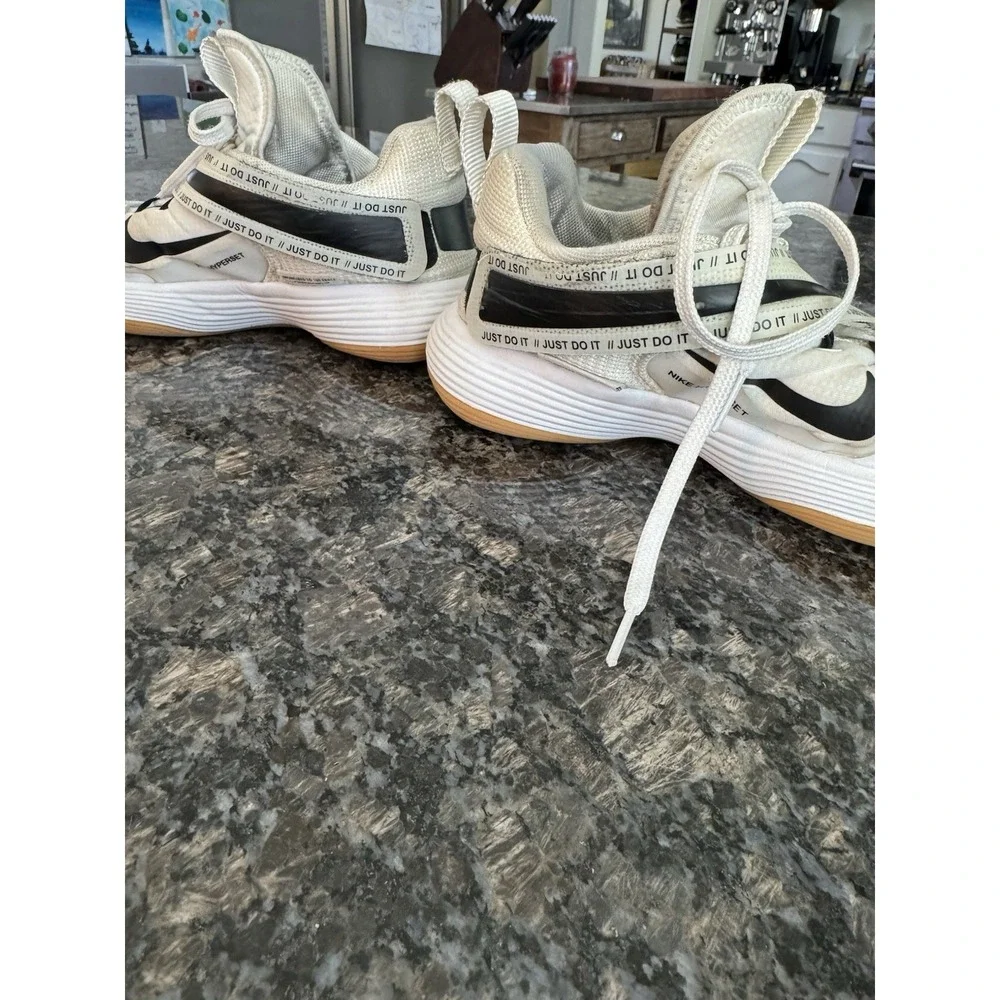 Nike React Hyperset White Black Gum Women's Sz‎ 7.5 Volleyball Shoes CI2956-100